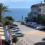 Cozy Flat With Seaview And Beach