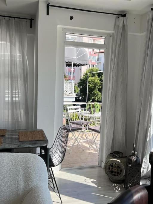 Cozy Flat With Seaview And Daire Antalya